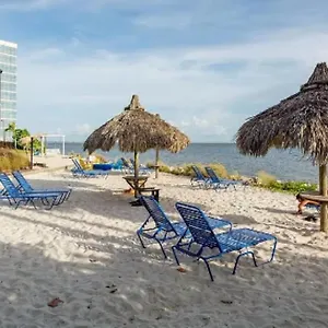 Amazing Waterfront Views Resort, Enjoy Heated Pool & Sunset! Aparthotel